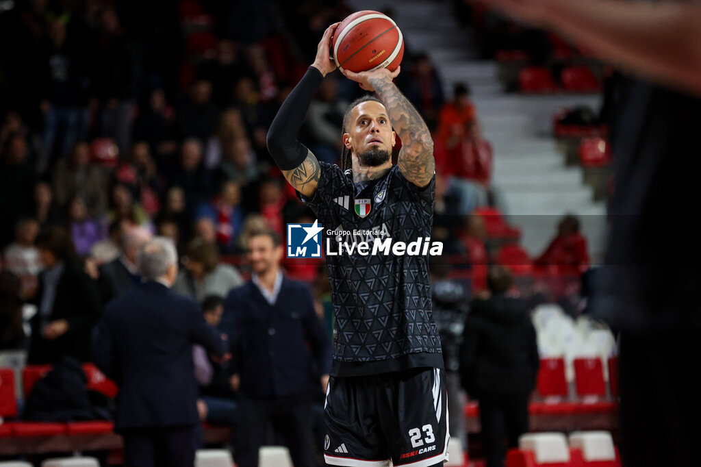 Openjobmetis Varese vs Virtus Olidata Bologna - ITALIAN SERIE A - BASKETBALL