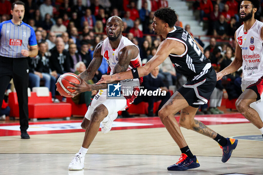 Openjobmetis Varese vs Virtus Olidata Bologna - ITALIAN SERIE A - BASKETBALL