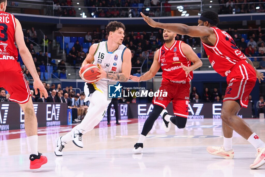 EA7 Emporio Armani Milano vs Vanoli Basket Cremona - ITALIAN SERIE A - BASKETBALL