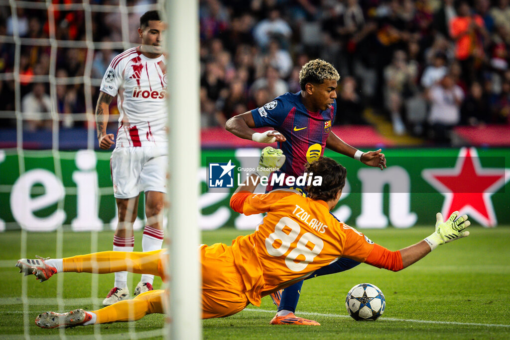 BARCELONA vs OLYMPIACOS - UEFA CHAMPIONS LEAGUE - SOCCER