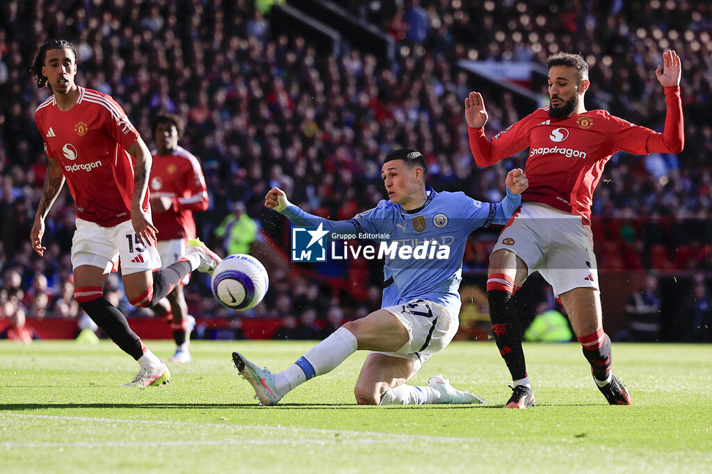 FOOTBALL - ENGLISH CHAMP - MANCHESTER UNITED v MANCHESTER CITY - ENGLISH PREMIER LEAGUE - SOCCER
