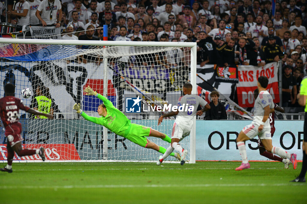 FOOTBALL - FRENCH CHAMP - LYON v METZ - FRENCH LIGUE 1 - SOCCER