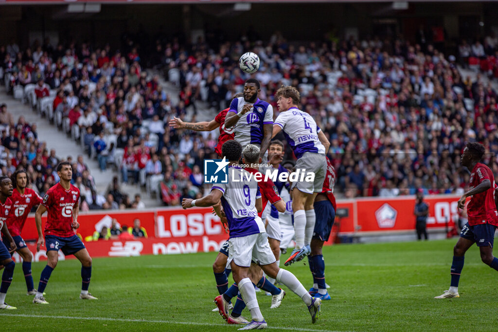 FOOTBALL - FRENCH CHAMP - LILLE v TOULOUSE - FRENCH LIGUE 1 - SOCCER