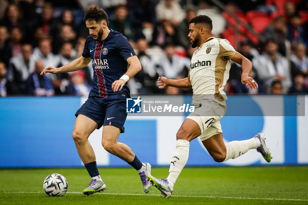 FOOTBALL - FRENCH CHAMP - PARIS SG v LENS - FRENCH LIGUE 1 - SOCCER