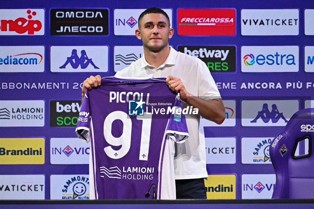 Presentation of ACF Fiorentina's new player Roberto Piccoli - ITALIAN SERIE A - SOCCER