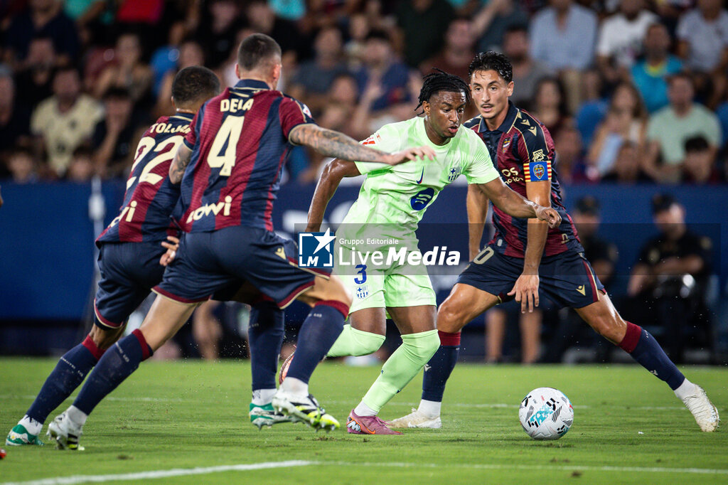 FOOTBALL - SPANISH CHAMP - LEVANTE v BARCELONA - SPANISH LA LIGA - SOCCER
