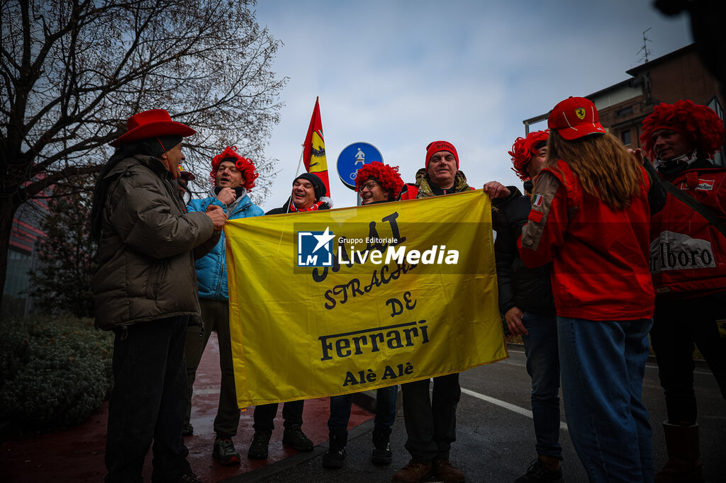 Ferrari supporters for the first time of Lewis Hamilton on Ferrari F1 - FORMULA 1 - MOTORS