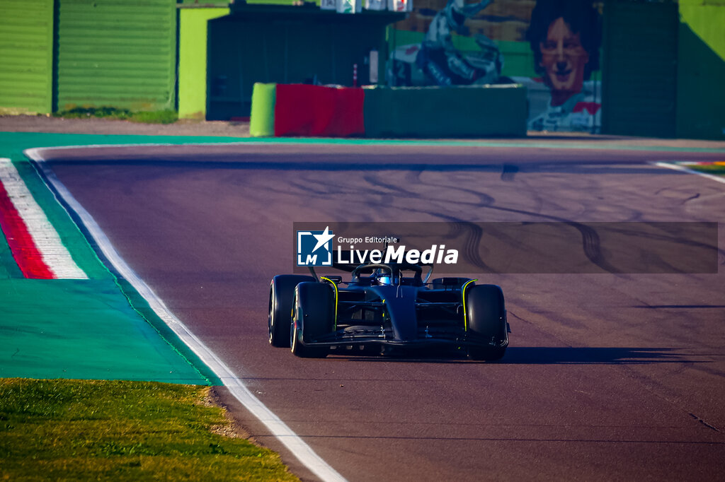 Cadillac F1 test - FORMULA 1 - MOTORS