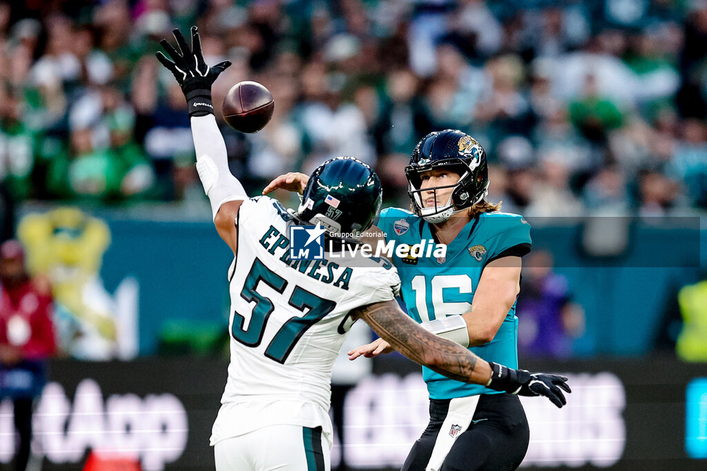 AMERICAN FOOTBALL - JACKSONVILLE JAGUARS v PHILADELPHIA EAGLES - AMERICAN FOOTBALL - OTHER SPORTS