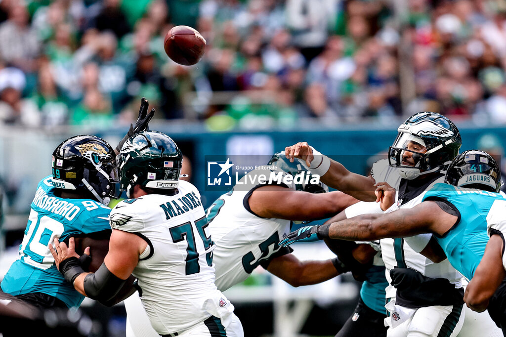 NFL - JAGUARS vs EAGLES - AMERICAN FOOTBALL - OTHER SPORTS
