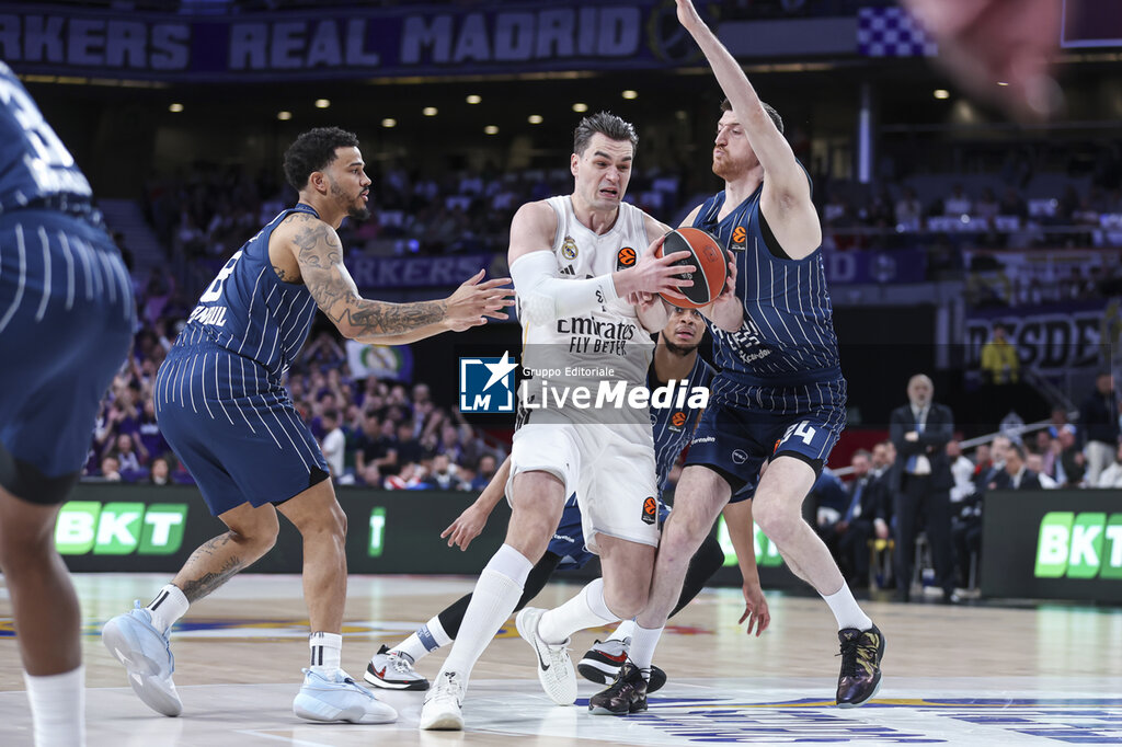 REAL MADRID vs ANADOLU EFES ISTANBUL - EUROLEAGUE - BASKETBALL