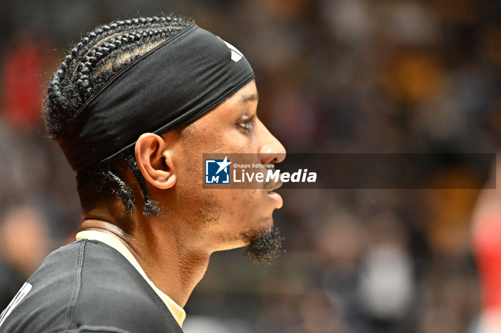 Virtus Bologna vs Olympiacos Pyraeus - EUROLEAGUE - BASKETBALL