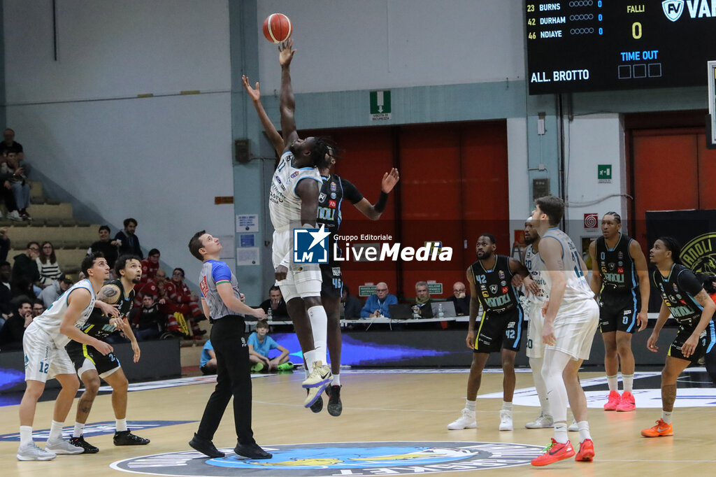 Vanoli Basket Cremona vs Acqua S.Bernardo Cantù - ITALIAN SERIE A - BASKETBALL