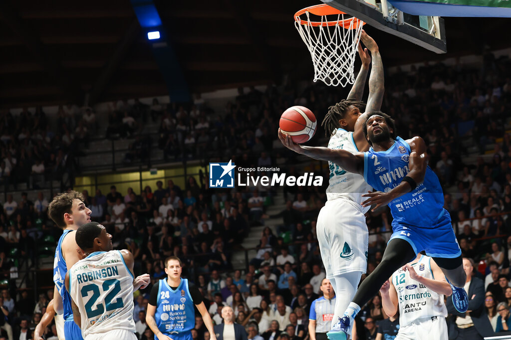 Acqua S.Bernardo Cantù vs Banco di Sardegna Sassari - ITALIAN SERIE A - BASKETBALL