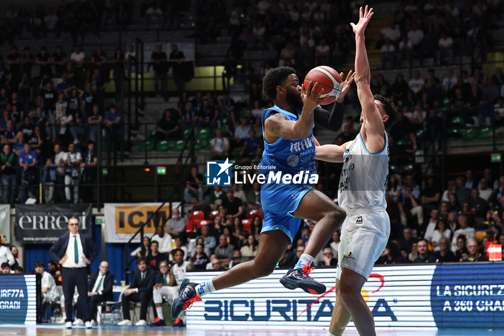 Acqua S.Bernardo Cantù vs Banco di Sardegna Sassari - ITALIAN SERIE A - BASKETBALL