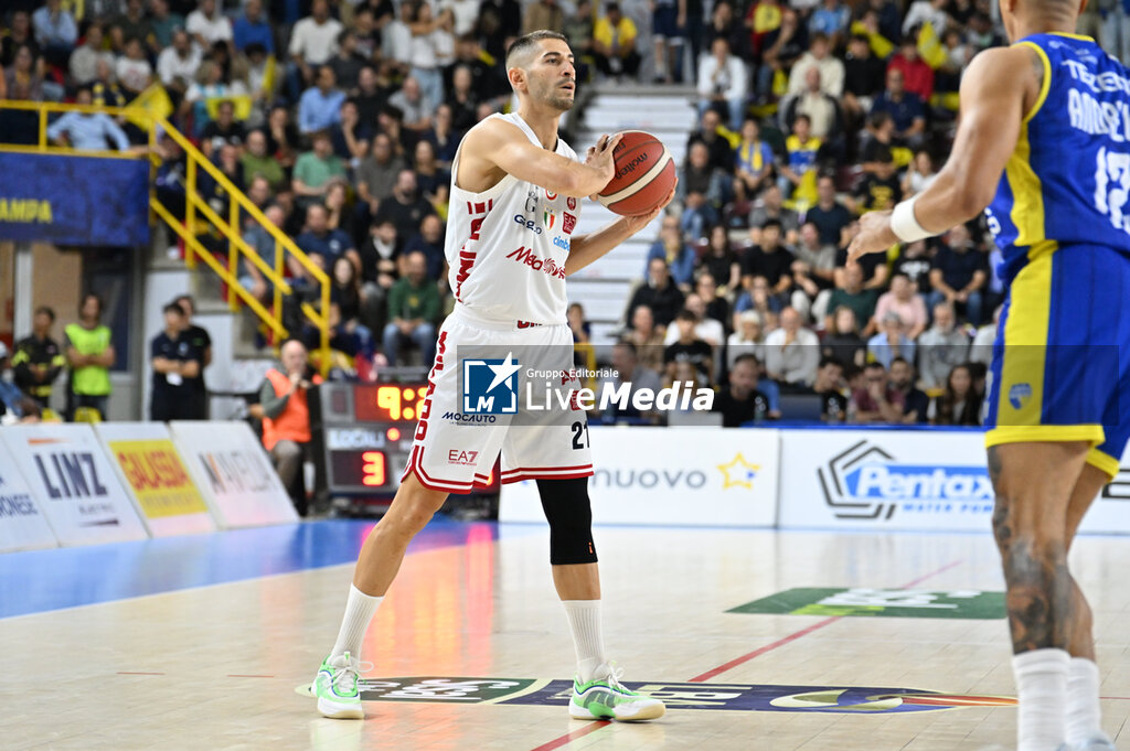 Tezenis Verona vs Armani Olimpia Milano - ITALIAN SERIE A - BASKETBALL