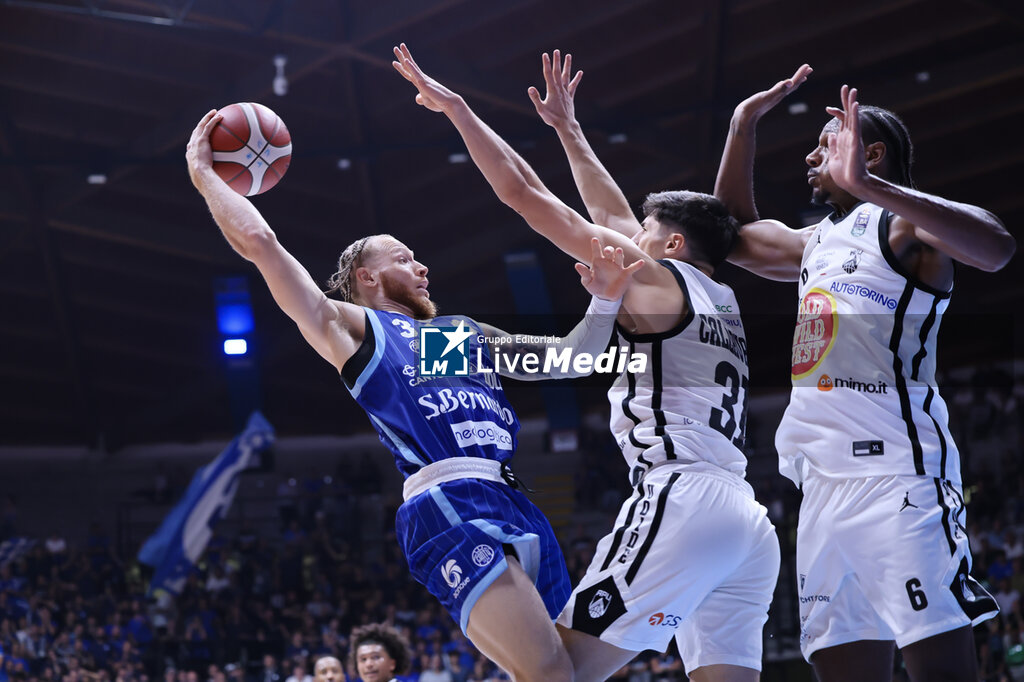 Acqua S.Bernardo Cantù vs APU Old Wild West Udine - ITALIAN SERIE A - BASKETBALL