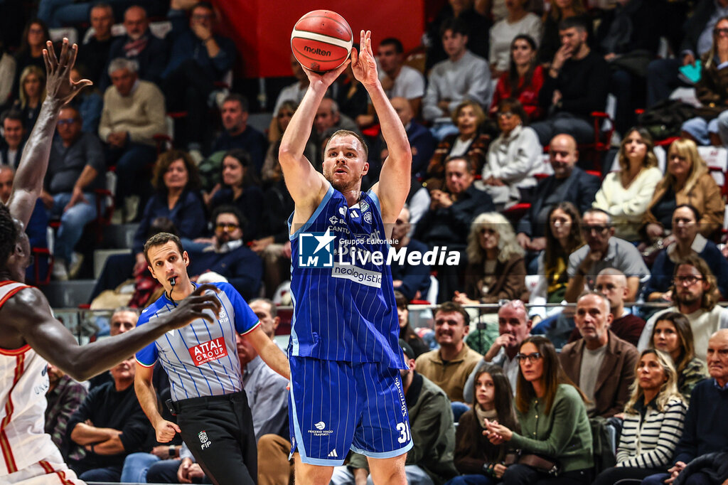 Una Hotels Reggio Emilia vs Acqua S.Bernardo Cantù - ITALIAN SERIE A - BASKETBALL