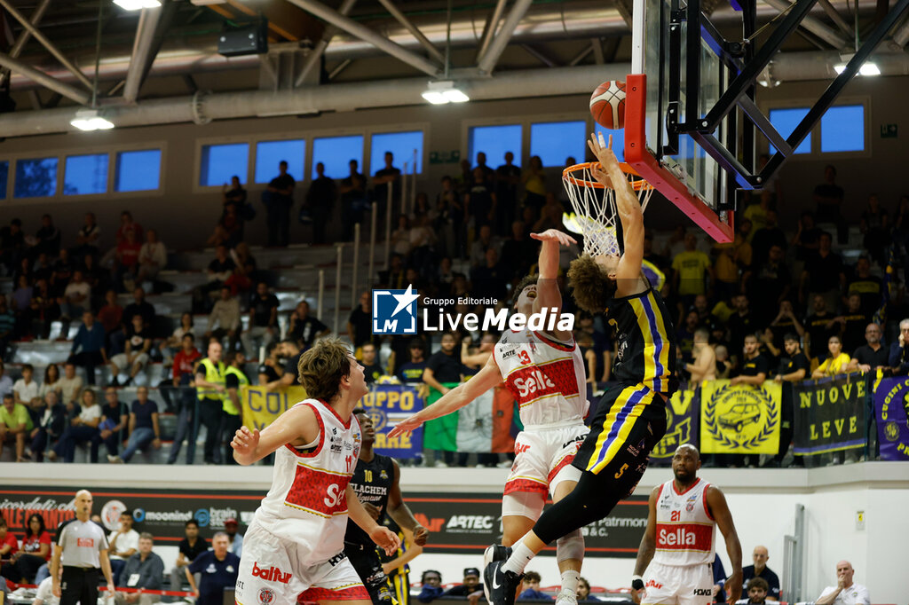 Sella Cento vs Elachem Vigevano 1955 - ITALIAN SERIE A2 - BASKETBALL