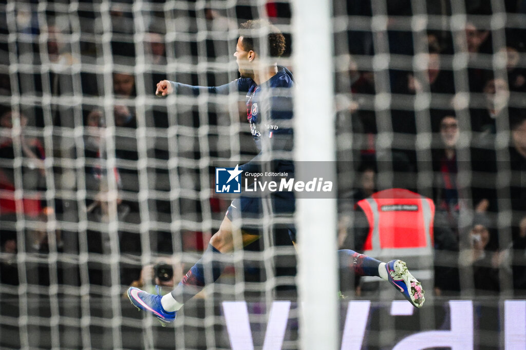 FOOTBALL - FRENCH CHAMP - PARIS SG v METZ - FRENCH LIGUE 1 - SOCCER