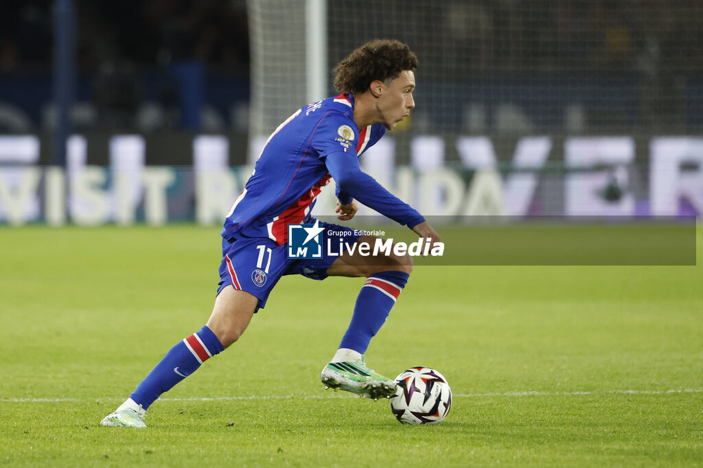 FOOTBALL - FRENCH CHAMP - PARIS SG v LYON - FRENCH LIGUE 1 - SOCCER