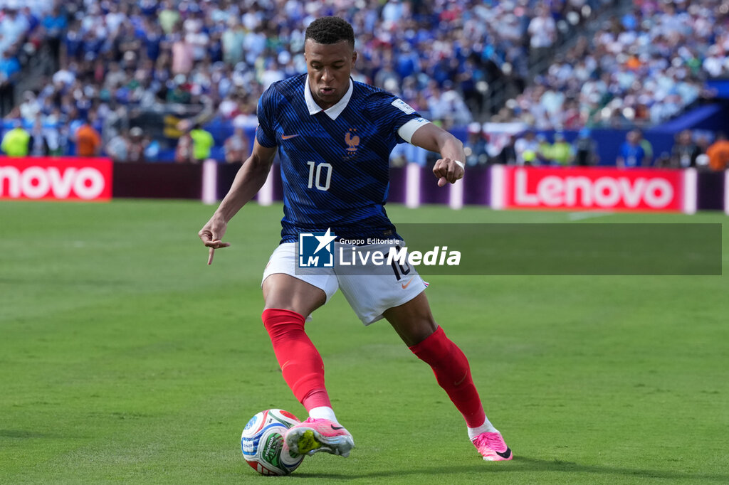 France vs Senegal - FIFA WORLD CUP - SOCCER