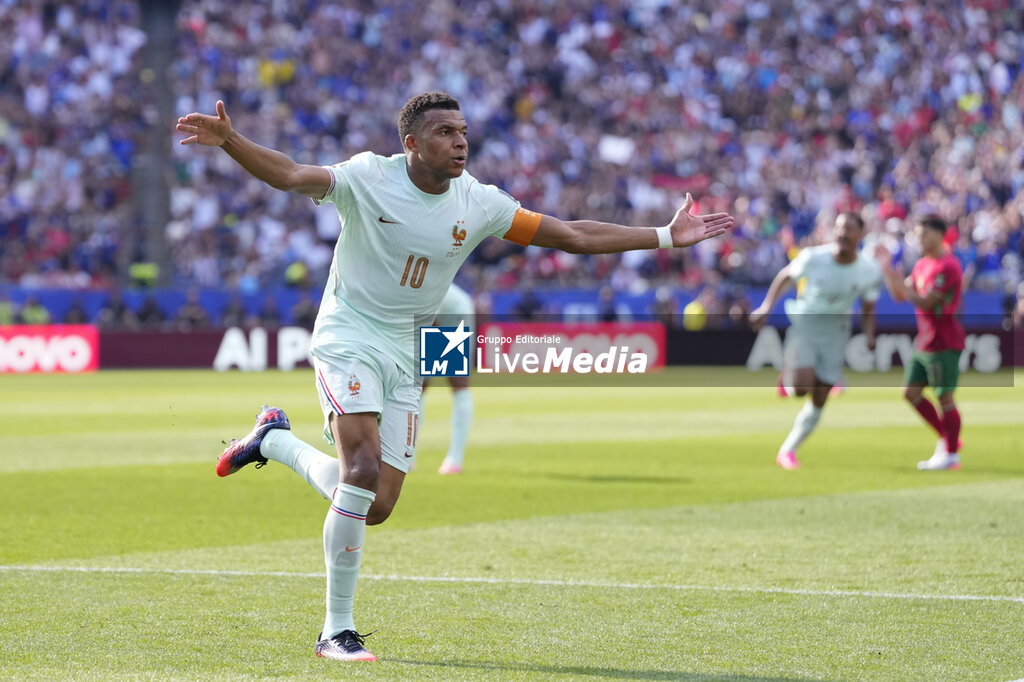 FRANCE vs MOROCCO - FIFA WORLD CUP - SOCCER