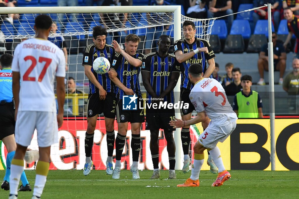 Pisa SC vs Genoa CFC - ITALIAN SERIE A - SOCCER