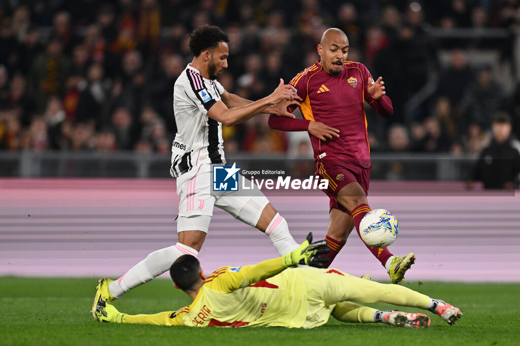 AS Roma vs Juventus FC - ITALIAN SERIE A - SOCCER