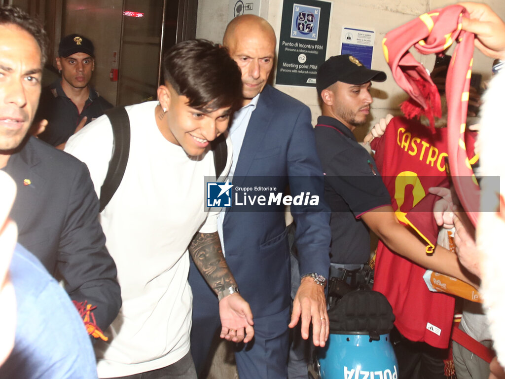 Arrival of Santiago Castro, new AS Roma signing - ITALIAN SERIE A - SOCCER