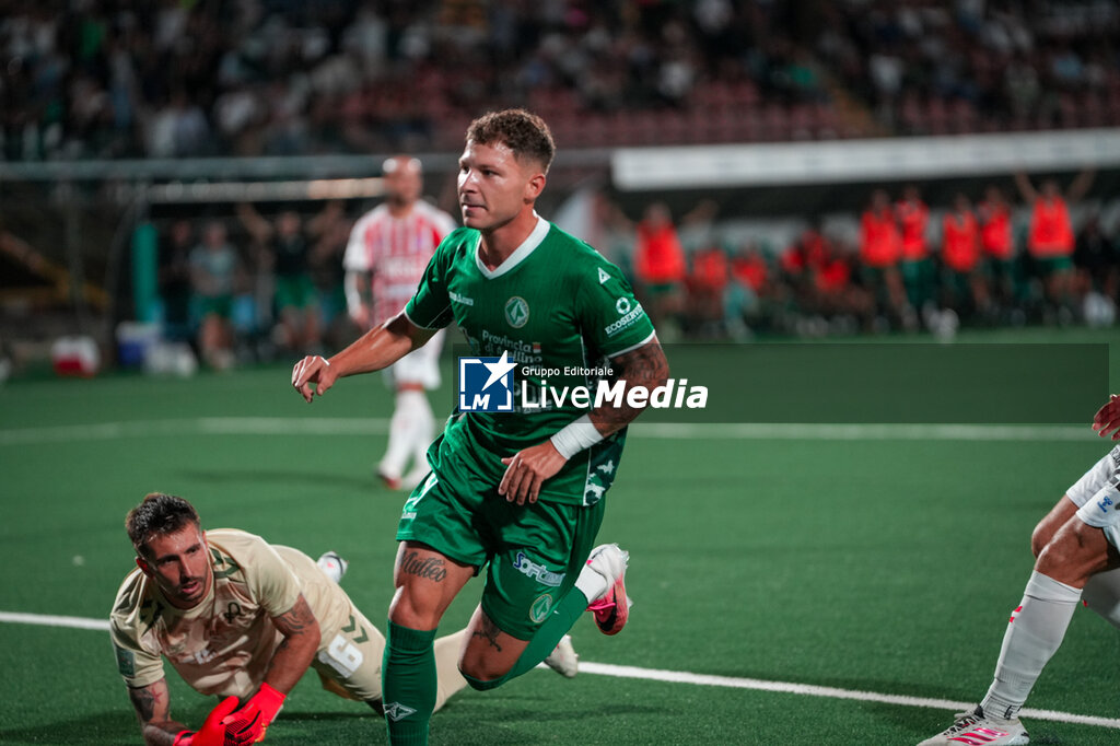 US Avellino vs L.R. Vicenza - ITALIAN SERIE B - SOCCER