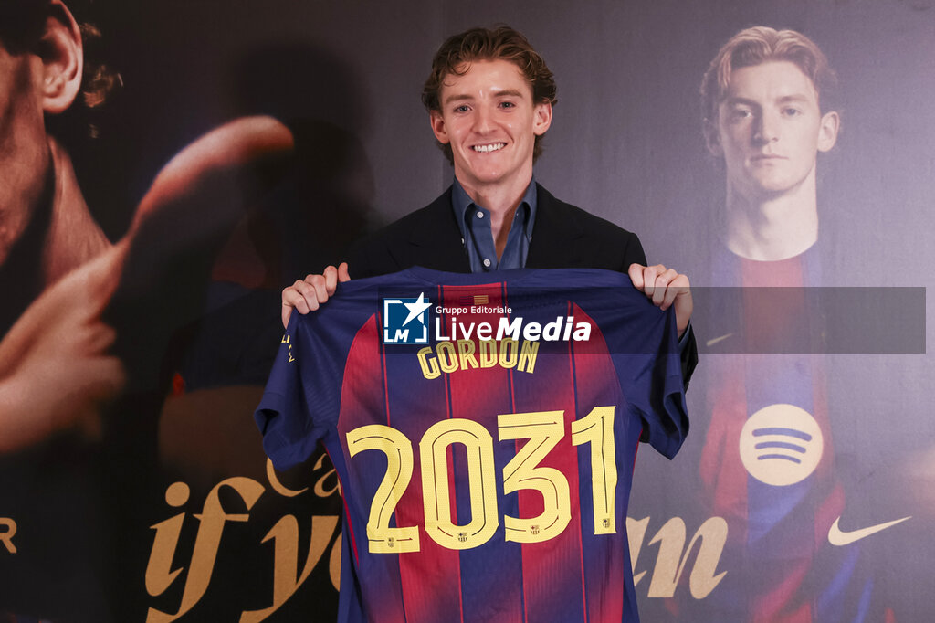 PRESENTATION ANTHONY GORDON IN FC BARCELONA - SPANISH LA LIGA - SOCCER