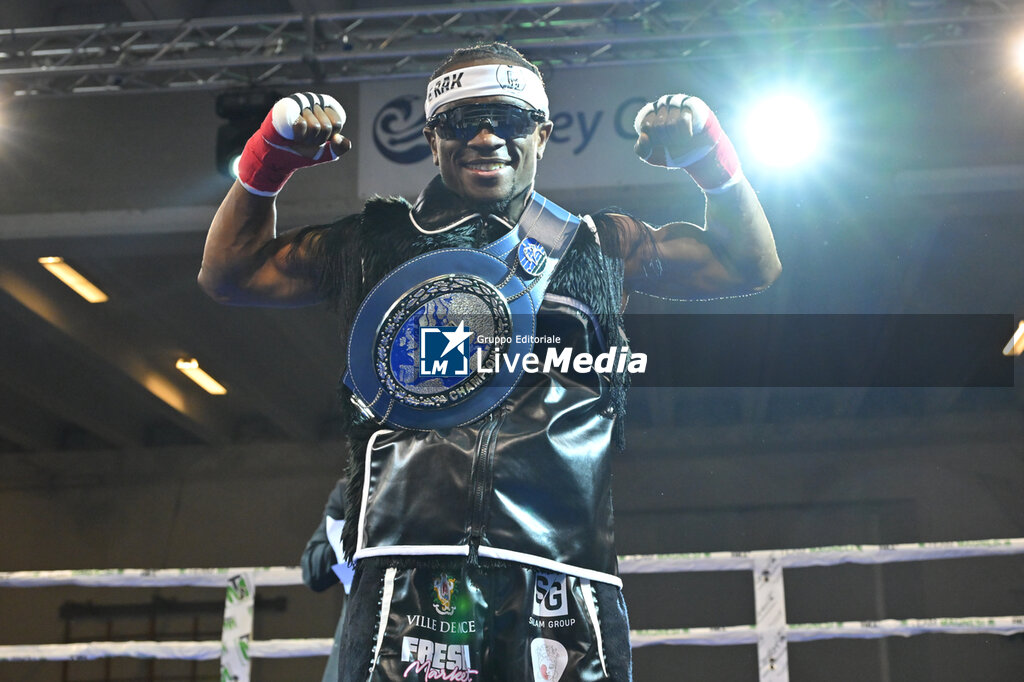 EBU Silver Flyweight Title - Manuel Rizzieri vs Rakyb Mohamed Radji - BOXING - CONTACT