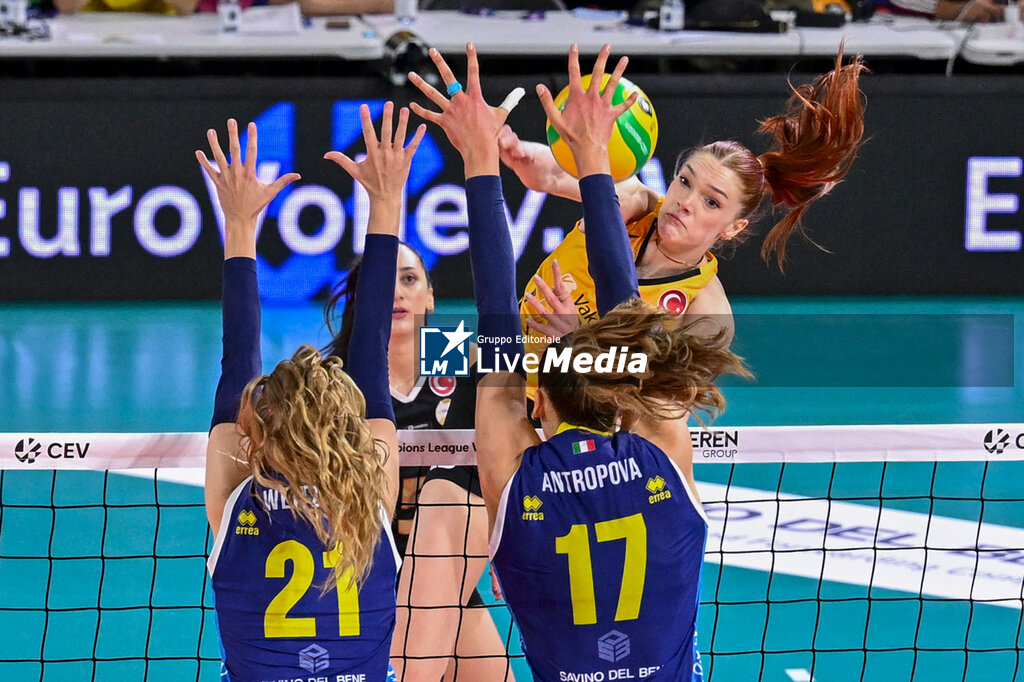 Savino Del Bene Scandicci vs VakifBank Istanbul - CHAMPIONS LEAGUE WOMEN - VOLLEYBALL