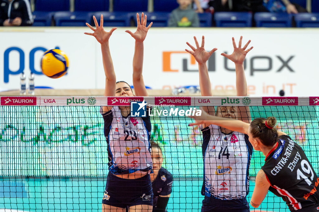 Chemik Police vs LKS Commercecon Lodz - POLISH WOMEN TAURON LIGA - VOLLEYBALL