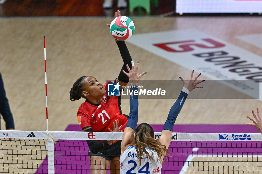 Granda Volley Cuneo vs Il Bisonte Firenze - SERIE A1 WOMEN - VOLLEYBALL