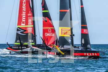 2020-12-15 - Luna Rossa Prada Pirelli Team and Emirates Team New Zealand come together in the pre start for a practice match during Official practice ahead of the Prada Christmas Cup on décember 15 2020, Auckland, New Zealand. Photo: Chris Cameron / DPPI - CHRISTMAS CUP 2020 - PRADA OFFICIAL PRACTICE - SAILING - OTHER SPORTS