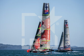2020-12-15 - American Magic helmed by Dean Barker and Emirates Team New Zealand helmed by Peter Burling during Official practice ahead of the Prada Christmas Cup on décember 15 2020, Auckland, New Zealand. Photo: Chris Cameron / DPPI - CHRISTMAS CUP 2020 - PRADA OFFICIAL PRACTICE - SAILING - OTHER SPORTS