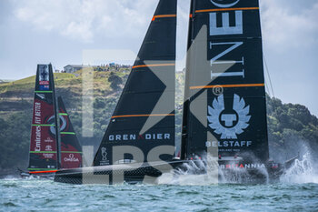 2020-12-16 - INEOS Team UK helmed by Sir Ben Ainslie. approaches the bottom mark as Emirates Team New Zealand helmed by Peter Burling heads up wind during the Prada America's Cup World Series Auckland Race Day Two, on december 1 2020, Auckland, New Zealand. Photo: Chris Cameron / DPPI - PRADA AMERICA'S CUP WORLD SERIES 2020 & PRADA CHRISTMAS RACE 2020 - SAILING - OTHER SPORTS