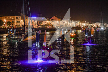2021-01-27 - Charlie Dalin (fra) sailing on the Imoca Apivia finishing the VendÃ©e Globe 2020-2021 in 80 Days 06 Hours 15 minutes and 47 seconds during the arrival of the 2020-2021 VendÃ©e Globe, 9th edition of the solo non-stop round the world yacht race, on January 27th 2021 in Les Sables-d'Olonne, France - Photo Christophe Favreau / DPPI - ARRIVAL OF THE 2020-2021 VENDéE GLOBE, 9TH EDITION OF THE SOLO NON-STOP ROUND THE WORLD YACHT RACE - SAILING - OTHER SPORTS