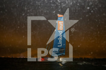 2021-01-27 - Thomas Ruyant (fra) sailing on the Imoca Linkedout finishing the Vendée Globe 2020-2021 in 80 Days 15 Hours 22 minutes and 01 seconds during the arrival of the 2020-2021 Vendée Globe, 9th edition of the solo non-stop round the world yacht race, on January 27th 2021 in Les Sables-d'Olonne, France - Photo Pierre Bouras / DPPI - ARRIVAL OF THE 2020-2021 VENDéE GLOBE, 9TH EDITION OF THE SOLO NON-STOP ROUND THE WORLD YACHT RACE - SAILING - OTHER SPORTS