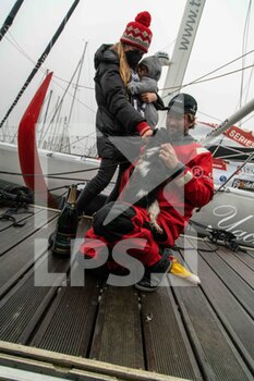 2021-01-27 - Boris Herrmann (ger),4th, sailing on the Imoca SeaExplorer - Yacht Club de Monaco with his wife Birte, his kid and his dog during the arrival of the 2020-2021 VendÃ©e Globe after 80 days, 14 hours, 59 minutes and 45 seconde, 9th edition of the solo non-stop round the world yacht race, on January 27th 2021 in Les Sables-d'Olonne, France - Photo Martin KeruzorÃ© / DPPI - ARRIVAL OF THE 2020-2021 VENDéE GLOBE, 9TH EDITION OF THE SOLO NON-STOP ROUND THE WORLD YACHT RACE - SAILING - OTHER SPORTS