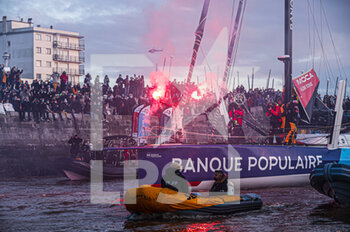 2021-02-01 - Clarisse Cremer (fra) sailing on the Imoca Banque Populaire X finishing the VendÃ©e Globe 2020-2021 in 87 days 2 hours 24 minutes and 25 seconds during the arrival of the 2020-2021 VendÃ©e Globe, 9th edition of the solo non-stop round the world yacht race, on February 3rd 2021 in Les Sables-d'Olonne, France - Photo Pierre Bouras / DPPI - ARRIVAL OF THE 2020-2021 VENDéE GLOBE, 9TH EDITION OF THE SOLO NON-STOP ROUND THE WORLD YACHT RACE - SAILING - OTHER SPORTS