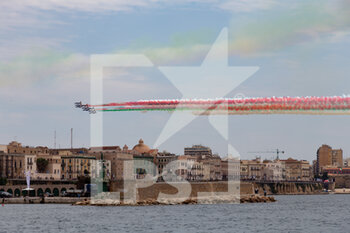 2021-06-05 - Pattuglia Acrobatica Nazionale on Taranto town - SAIL GRAND PRIX 2021 (DAY 1) - SAILING - OTHER SPORTS