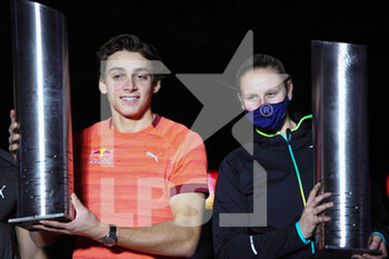 2021-02-06 - Armand Duplantis of Sweden and Holly Bradshaw of UK celebrate during the Perche Elite Tour Rouen 2021, Pole Vault event on February 6, 2021 at Kindarena in Rouen, France - Photo Laurent Lairys / DPPI - PERCHE ELITE TOUR ROUEN 2021, POLE VAULT - INTERNATIONALS - ATHLETICS