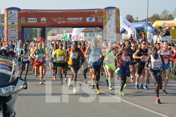 2019-10-27 - top runner alla partenza - MARATONA DI VENEZIA - HUAWEI VENICE MARATHON - MARATHON - ATHLETICS