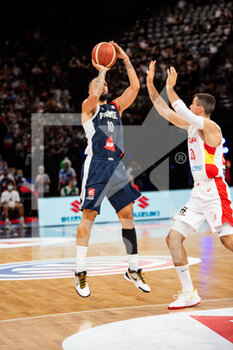 2021-07-10 - Evan Fournier of France controls the ball during the International Men's Friendly Basketball match between France and Spain on July 10, 2021 at AccorHotels Arena in Paris, France - Photo Melanie Laurent / A2M Sport Consulting / DPPI - INTERNATIONAL MEN'S FRIENDLY  MATCH - FRANCE VS SPAIN - FRIENDLY MATCH - BASKETBALL
