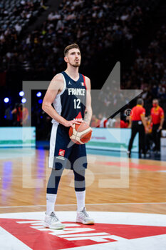 2021-07-10 - Nando De Colo of France controls the ball during the International Men's Friendly Basketball match between France and Spain on July 10, 2021 at AccorHotels Arena in Paris, France - Photo Melanie Laurent / A2M Sport Consulting / DPPI - INTERNATIONAL MEN'S FRIENDLY  MATCH - FRANCE VS SPAIN - FRIENDLY MATCH - BASKETBALL