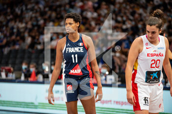 2021-07-10 - Valeriane Vukosavljevic of France and Paula Ginzo of Spain during the International Women's Friendly Basketball match between France and Spain on July 10, 2021 at AccorHotels Arena in Paris, France - Photo Melanie Laurent / A2M Sport Consulting / DPPI - WOMEN'S FRIENDLY MATCH - FRANCE VS SPAIN - FRIENDLY MATCH - BASKETBALL