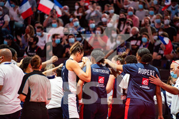 2021-07-10 - The players of France during the International Women's Friendly Basketball match between France and Spain on July 10, 2021 at AccorHotels Arena in Paris, France - Photo Melanie Laurent / A2M Sport Consulting / DPPI - WOMEN'S FRIENDLY MATCH - FRANCE VS SPAIN - FRIENDLY MATCH - BASKETBALL